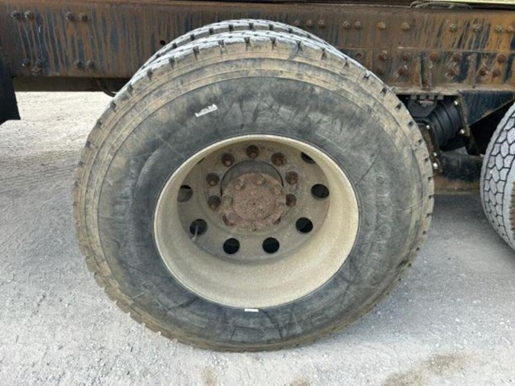 2005-volvo-tri/a-dump-truck-4v5k99gh55n391882-image-65