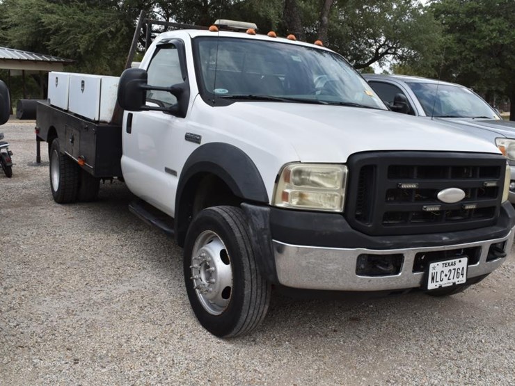 2006-ford-f550-image-2