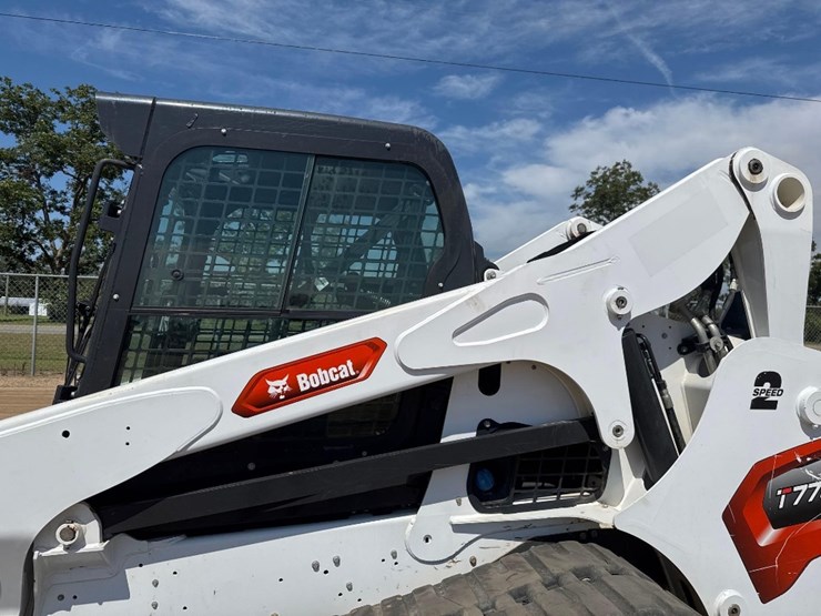 2023-bobcat-t770-image-22