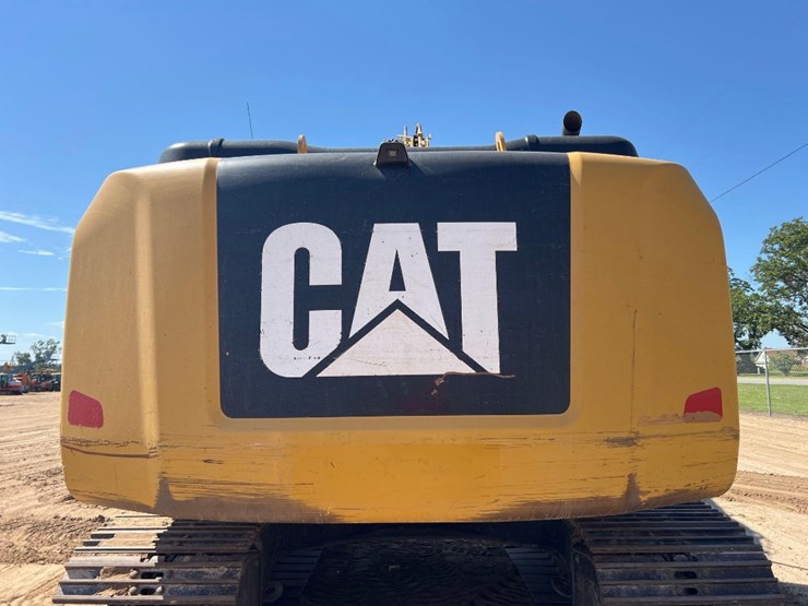 2017-caterpillar-323fl-image-28
