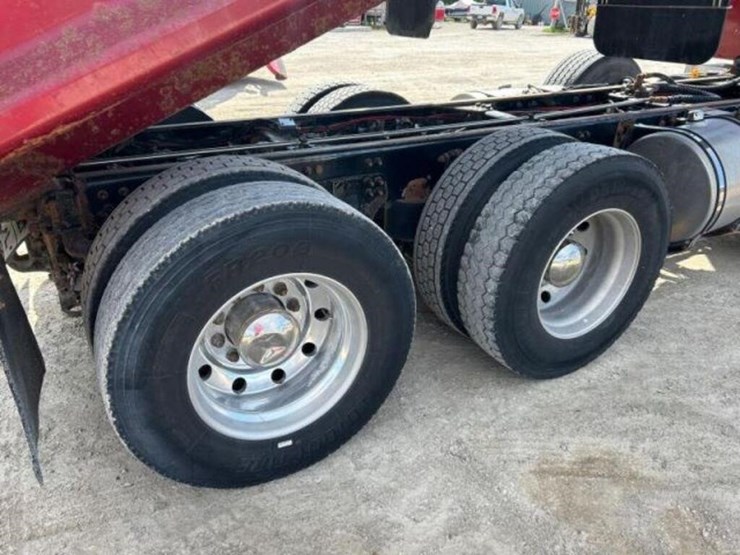 2022-kenworth-t800-image-56