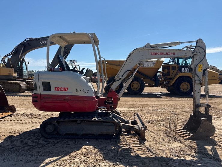 2019-takeuchi-tb230-image-5