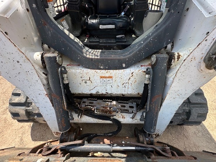 2016-bobcat-t740-image-22