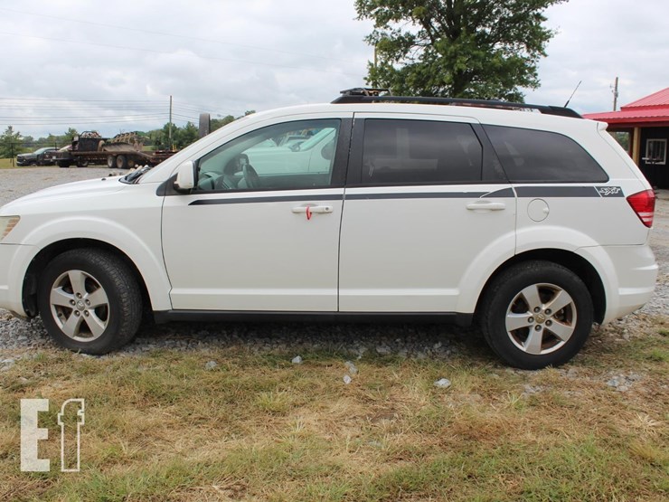 2010-dodge-journey-image-2