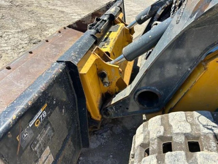 2022-deere-325g-image-40
