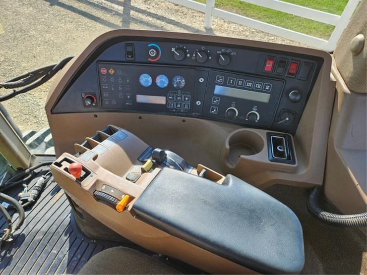 john-deere-8400t-image-31