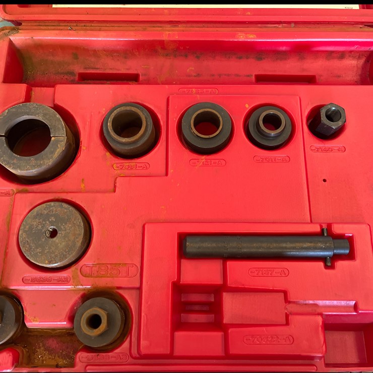 #19 • ROTUNDA FORD SERVICE ESSENTIAL KIT