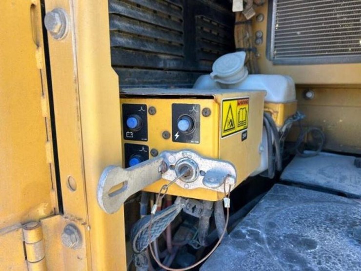 2010-caterpillar-324dl-image-19