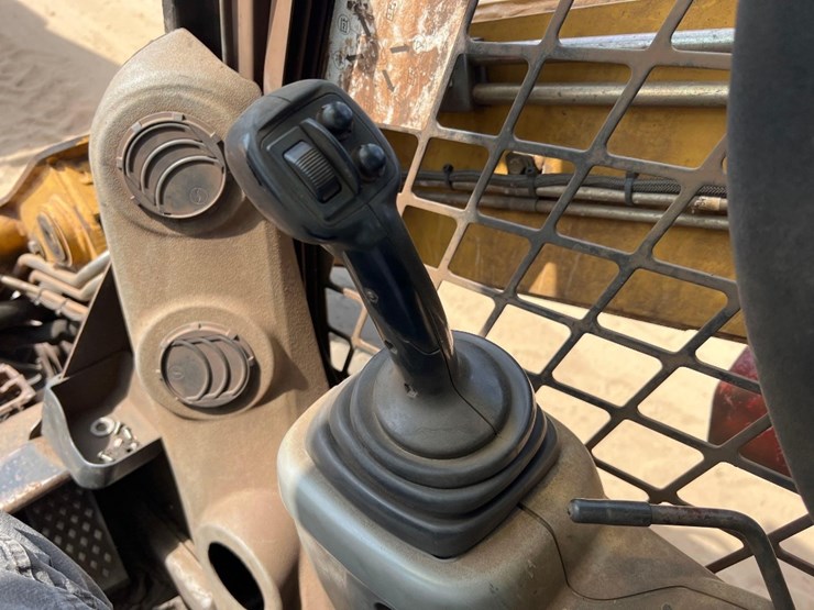 2008-caterpillar-272c-image-24