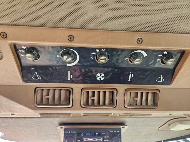 john-deere-4050-image-36