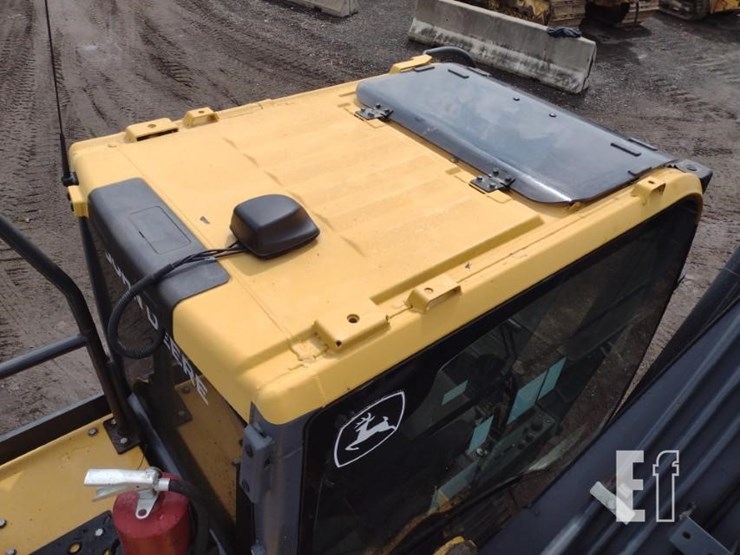 2021-deere-250g-lc-image-45