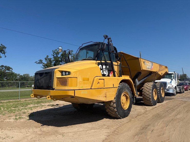2016-caterpillar-730c2-image-2