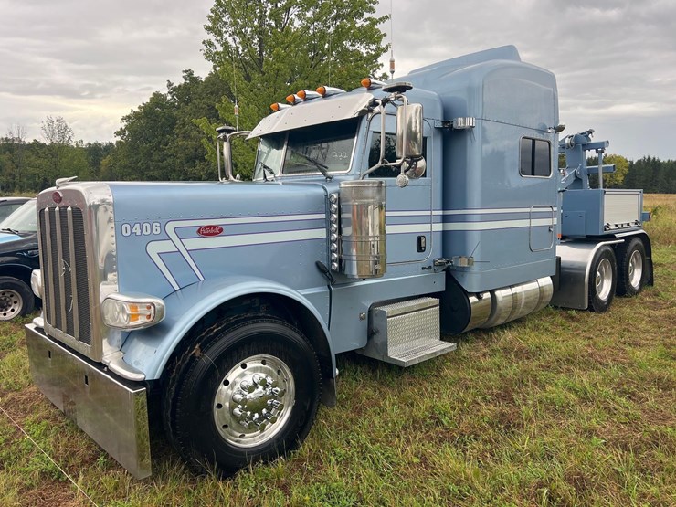 2019-peterbilt-389-image-2