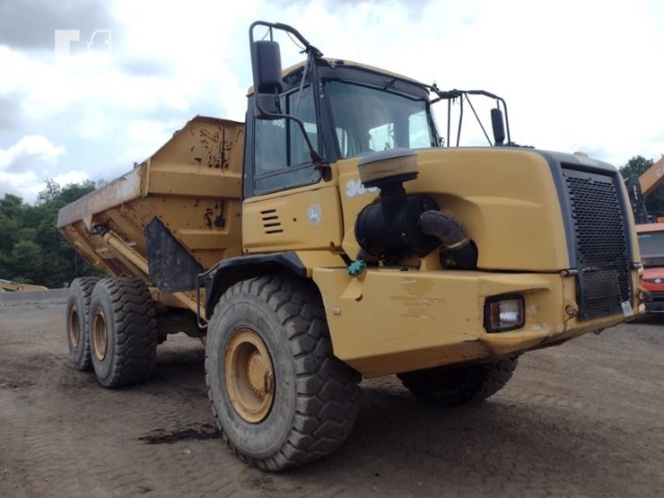 2005-deere-300d-image-44