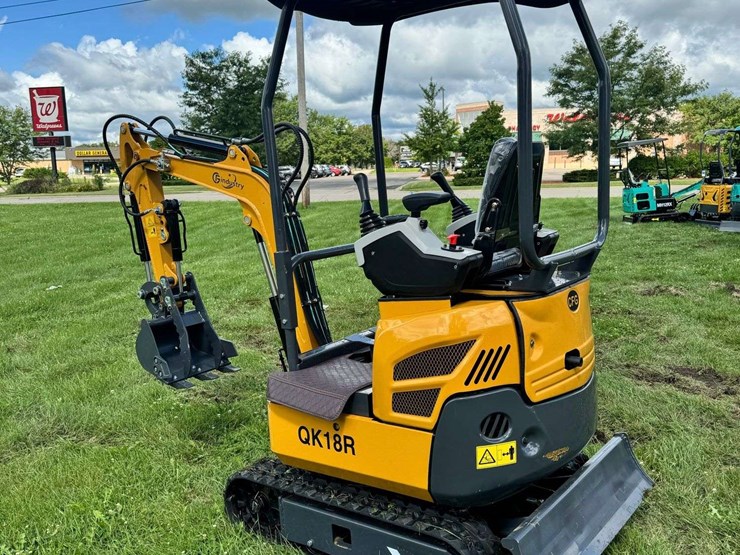 2025-cfg-industrial-qk18r-compact-excavator-...-unused-image-1