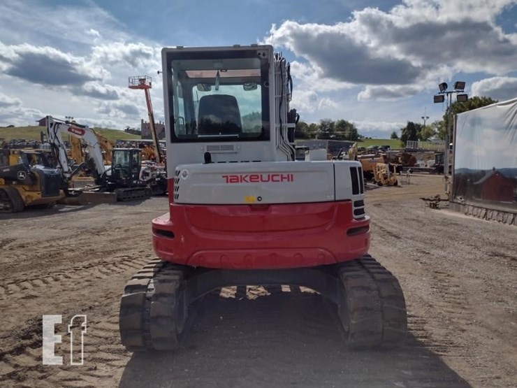 2023-takeuchi-tb280fr-image-4