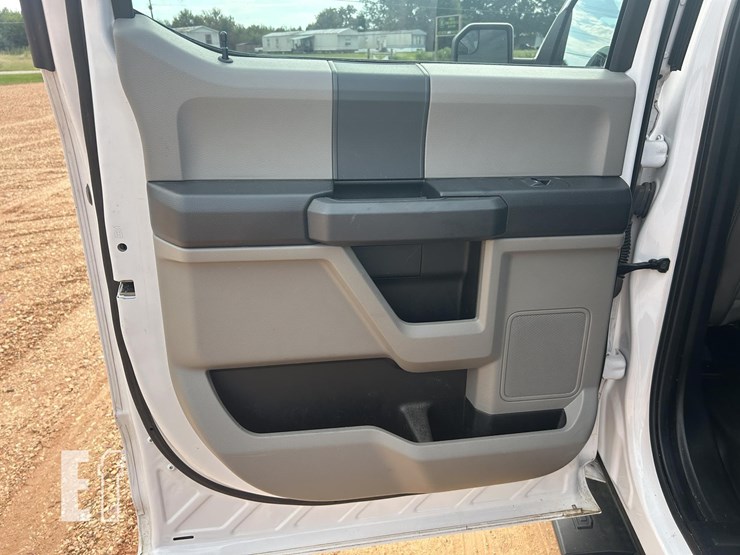 2020-ford-f150-image-30