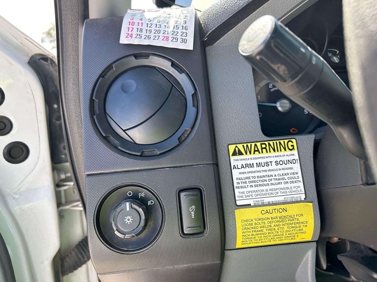 2014-ford-f550-image-15