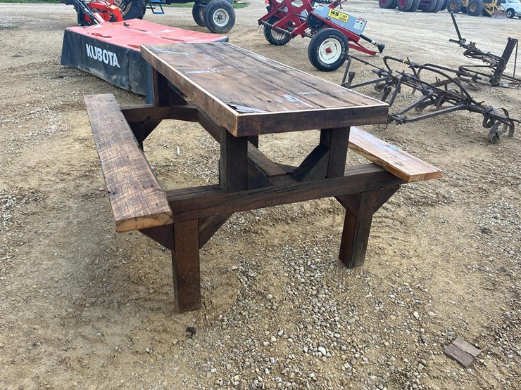 barnwood-picnic-table-image-2