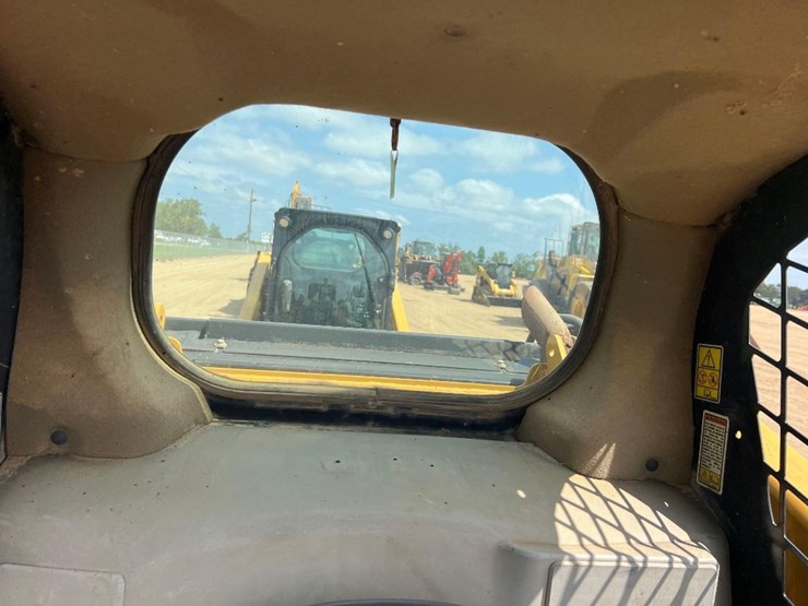 2014-caterpillar-279d-image-32
