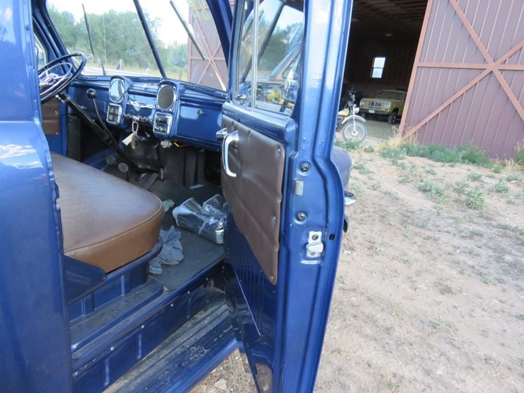 1952-dodge-b-3-d-126-flatbed-pickup-image-4