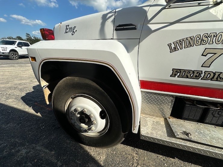 1983-ford-7000-image-15