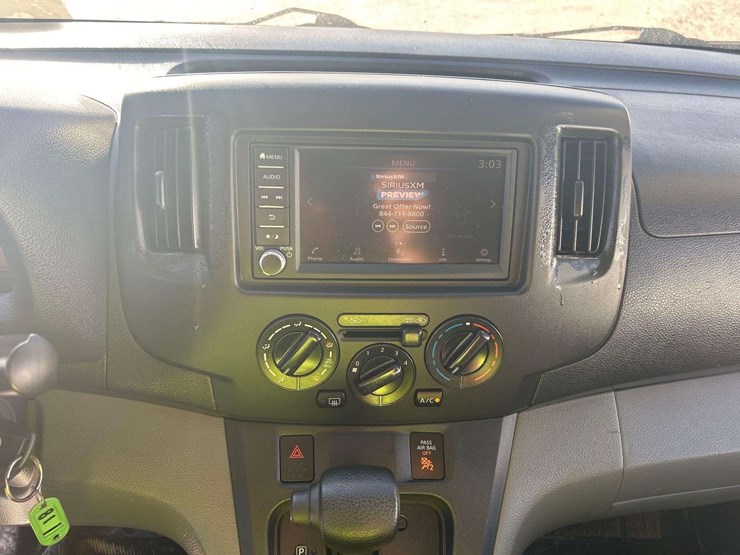 2020-nissan-nv200-image-16