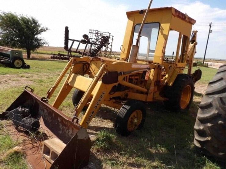 john-deere-300-image-2