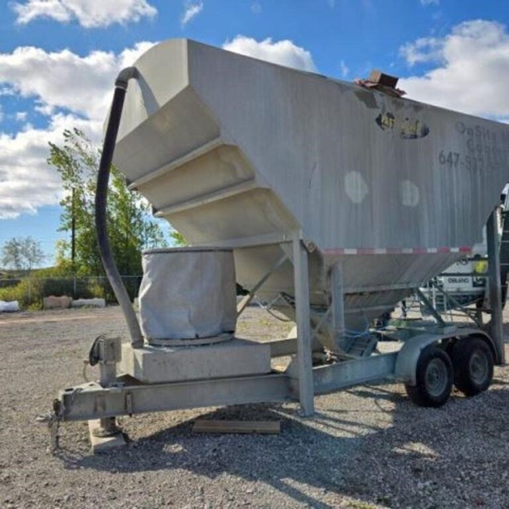 2014 Fastway Low-Profile Tow Behind T/A Cement Sil