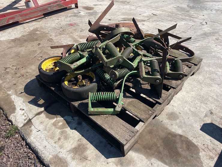 john-deere-row-crop-cultivator-parts-image-3