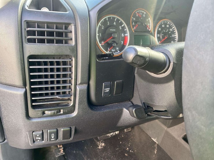 2008-nissan-titan-image-14