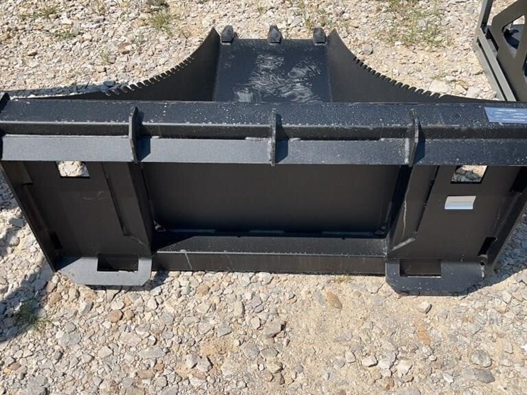 skid-steer-stump-bucket-image-3