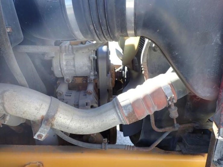 2005-ford-f750-xlt-image-34