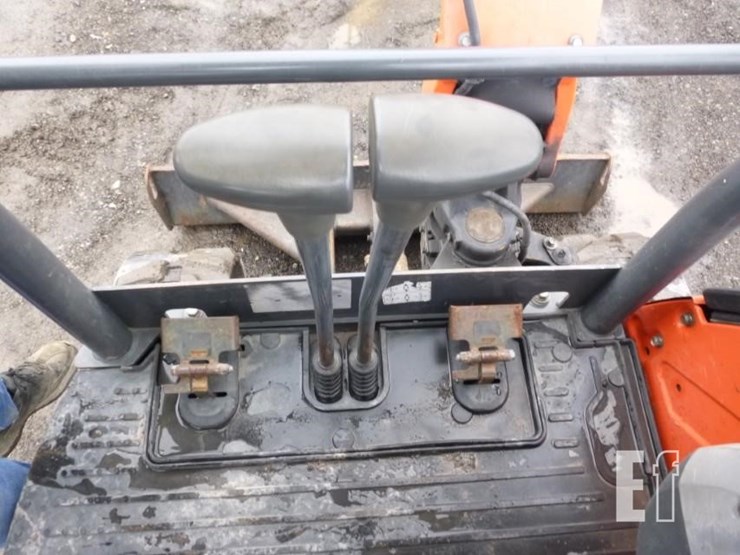 2016-kubota-u25-image-7