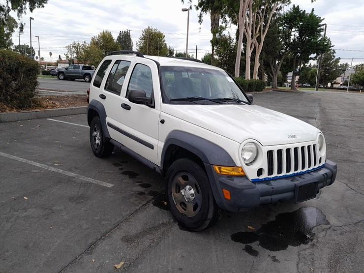 2006-jeep-liberty-image-1