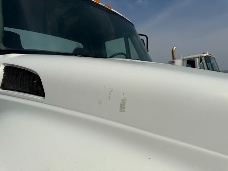 2006-international-durastar-4400-image-54