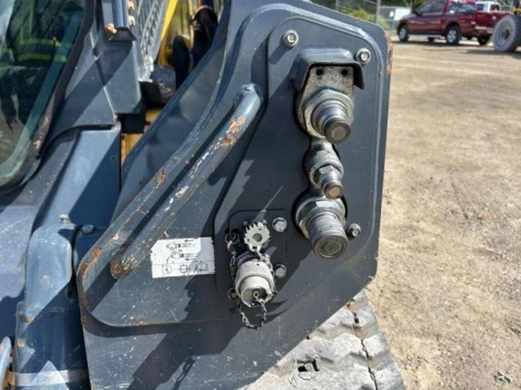 deere-331g-image-25