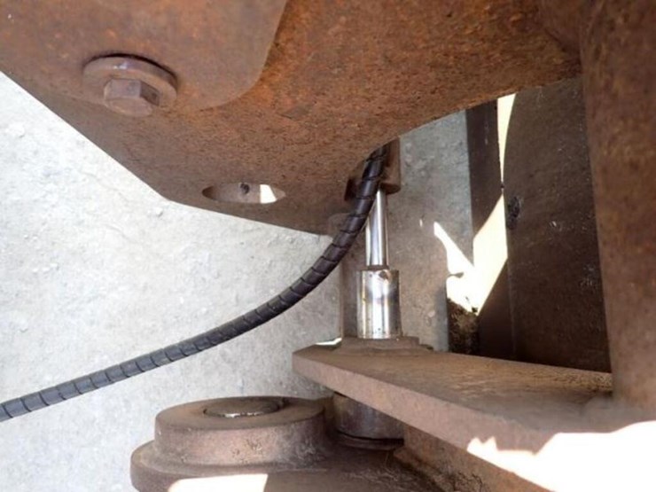 2009-deere-644k-image-24