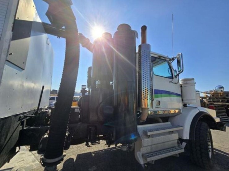 2014-western-star-4900sb-image-58