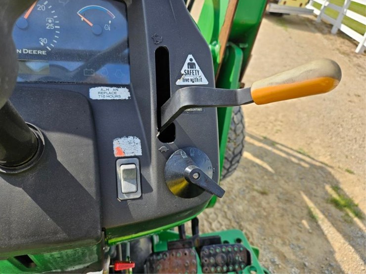 john-deere-5225-image-32