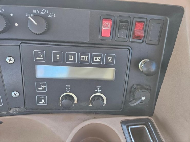john-deere-8400t-image-34