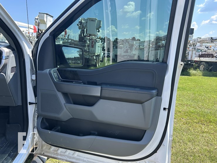 2021-ford-f150-image-39