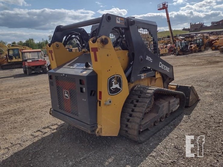 2022-deere-317g-image-41