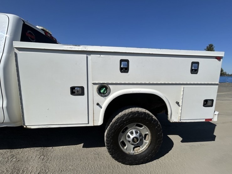 2018-chevrolet-silverado-2500-image-25