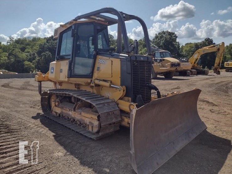 2012-deere-700j-lt-image-46