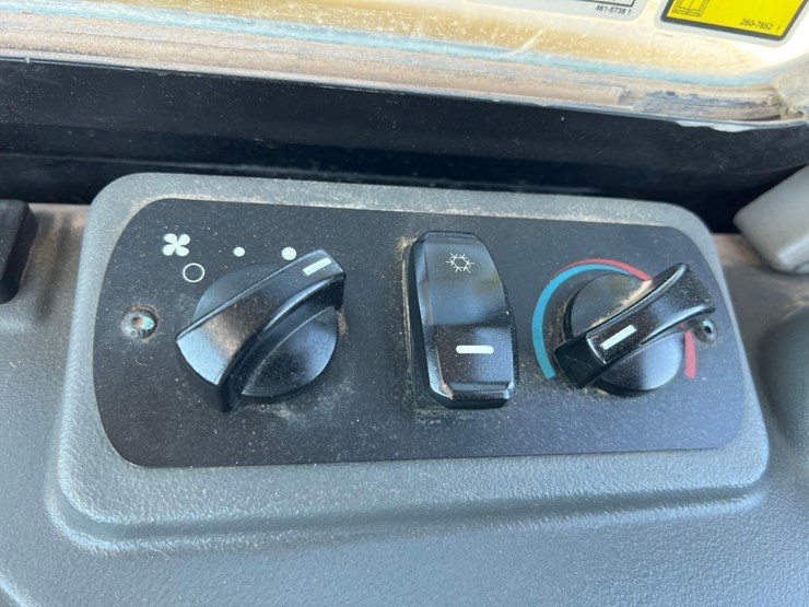 2019-caterpillar-305e2-cr-image-32