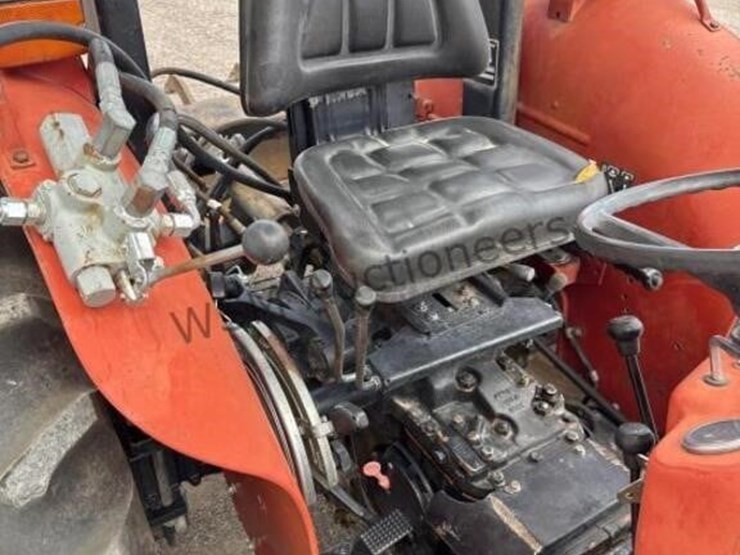 massey-ferguson-263-image-31