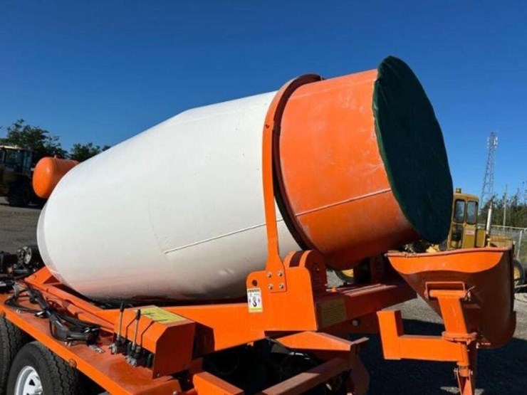 2024-2-cubic-meter-tow-behind-tri/a-concrete-mixer-image-29
