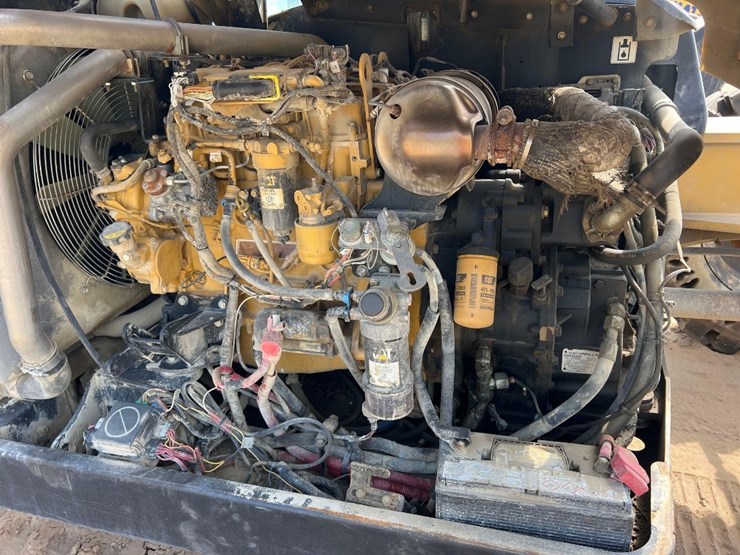 2014-caterpillar-tl642c-image-18