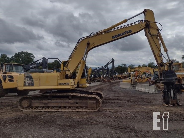 komatsu-pc220-lc-8-image-3